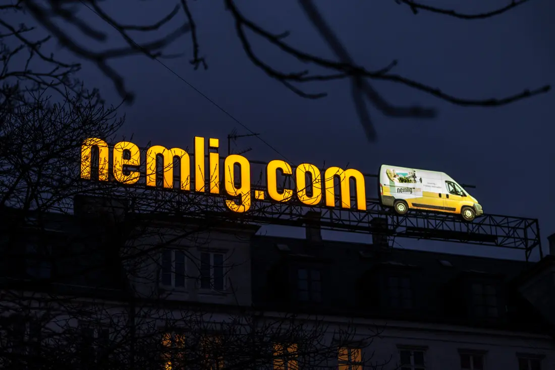 Nemlig.com neonskilt